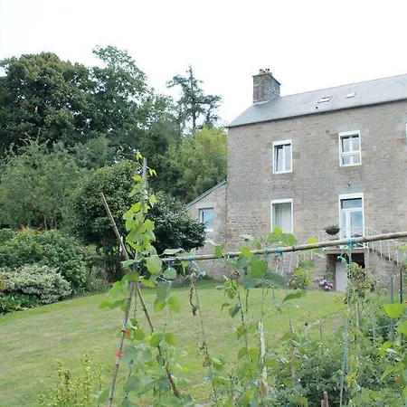 Frühstückspension Chambres D'hotes Les Cedres Le Val-Saint-Père
